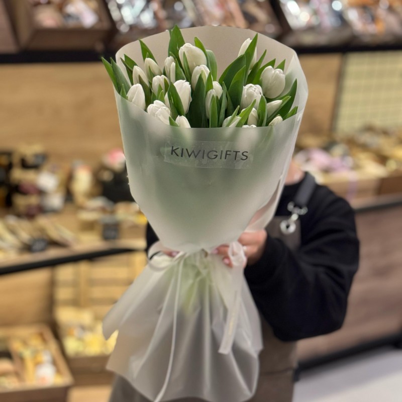 Букет из 25 белых тюльпанов