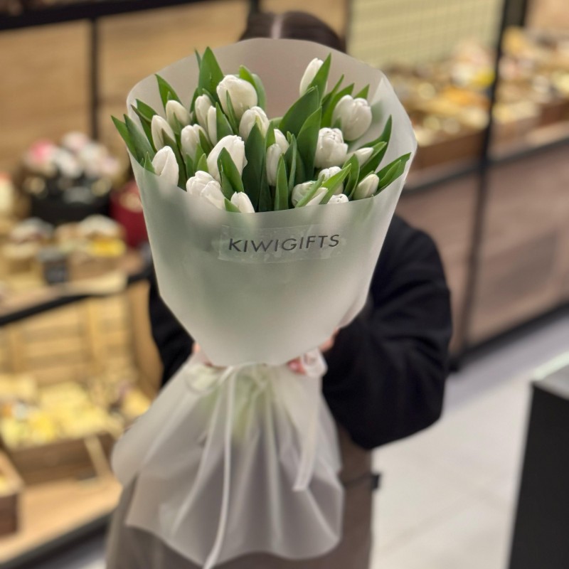Букет из 25 белых тюльпанов